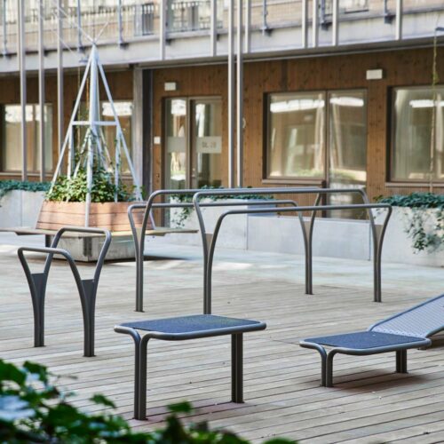 Outdoor gym exercise equipment for roof terraces mounted on plates